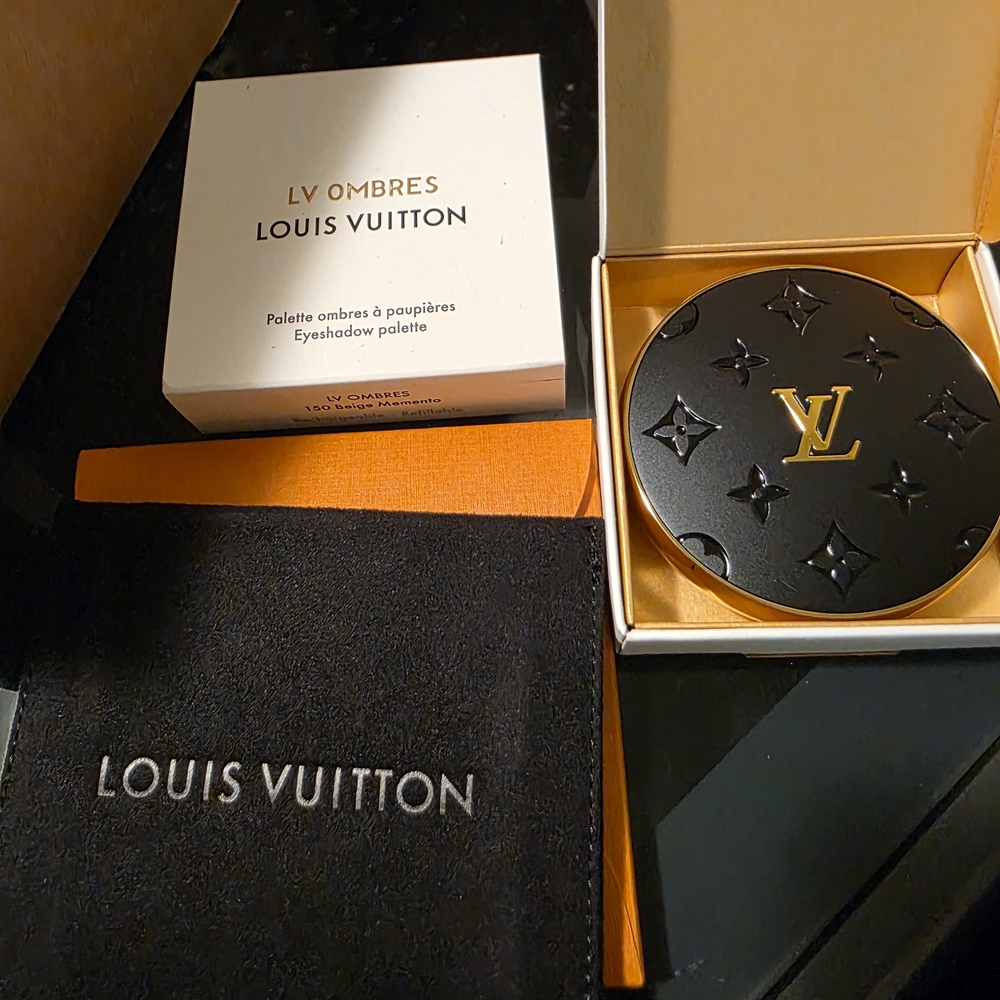 Louis Vuitton Eyeshadow Palette - Picture 2 of 6